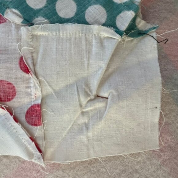 Vintage handmade Ohio Star quilt square red green - Picture 7 of 8